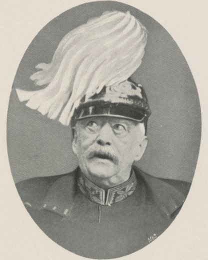 Bismarck mit Federhelm