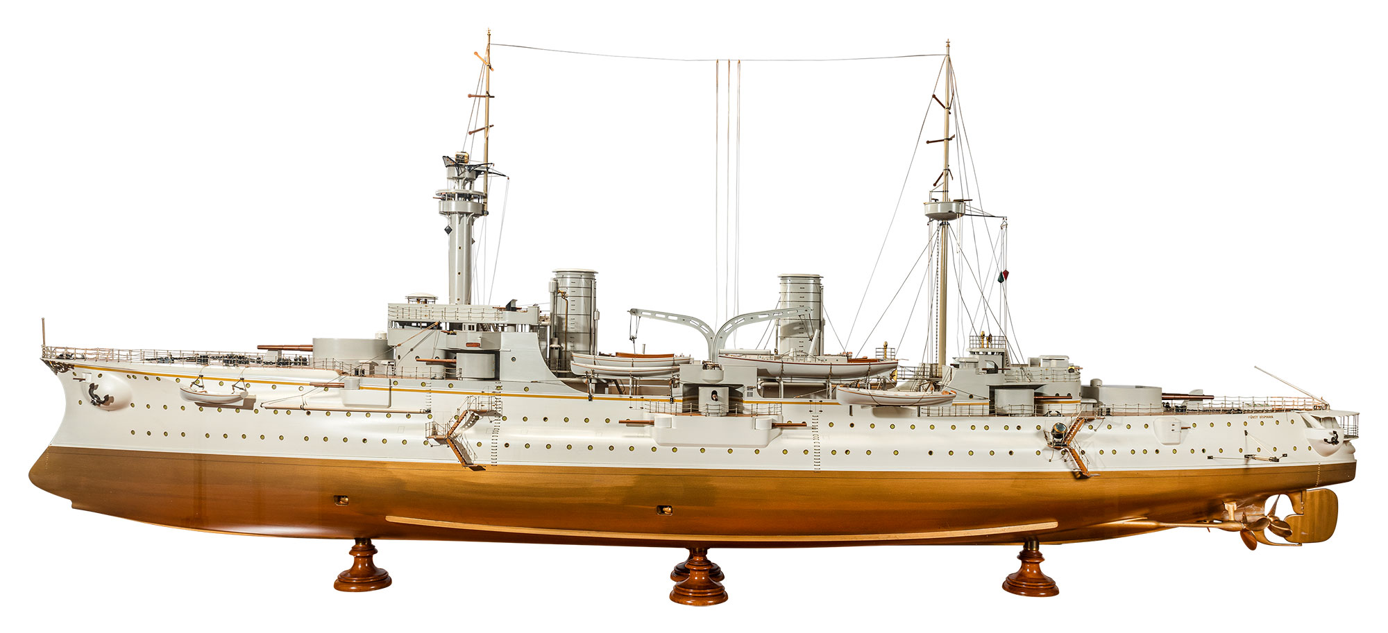Schlachtschiff Bismarck a